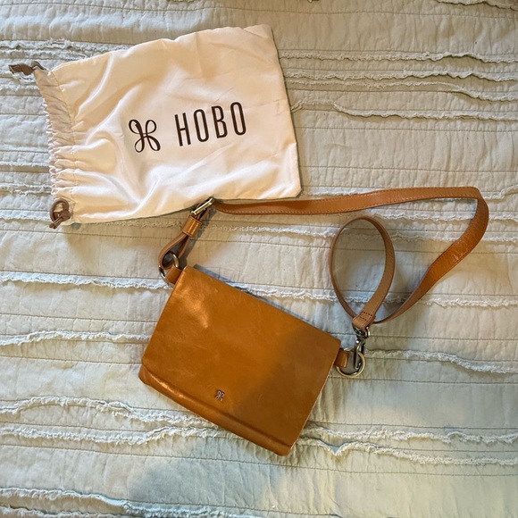 HOBO Winn Leather Belt Bag: Natural, Crossbody & Shoulder Bag - Picture 2 of 5